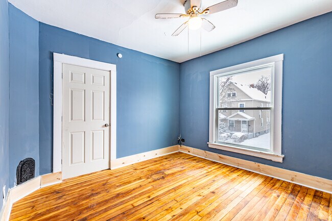 Building Photo - 292 Reynolds St