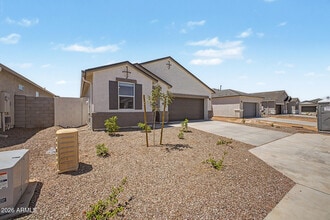 Building Photo - 5457 E Cinder Ln