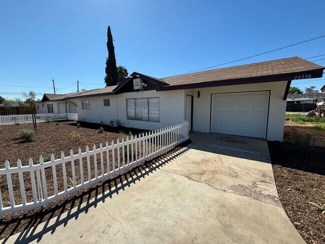 Building Photo - Fully Renovated 3BD/1.5BA Unit | Eucalyptus Ave, Moreno Valley