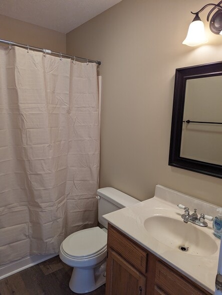 Building Photo - 816 Emma Dr