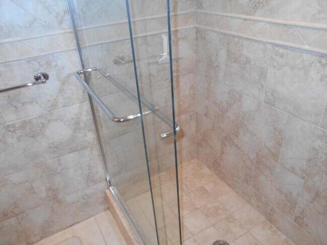 Building Photo - 2871 N Ocean Blvd