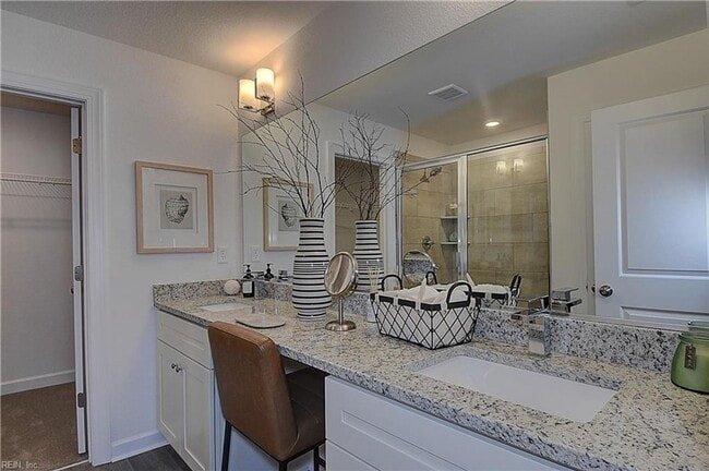 Building Photo - Three Bedroom Available