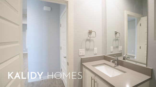 Building Photo - 307 Kirks Holw