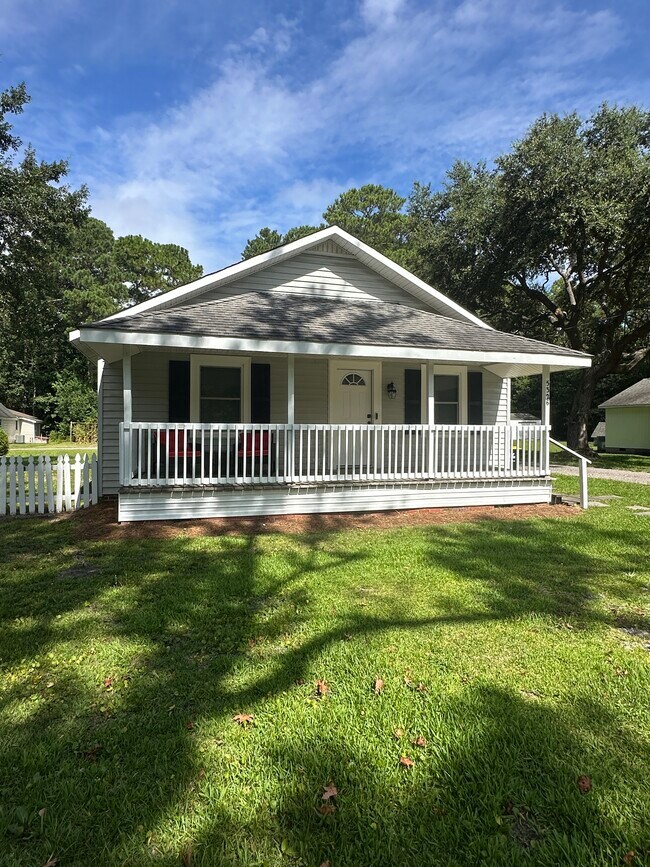 Building Photo - 5326 Masonboro Loop Rd