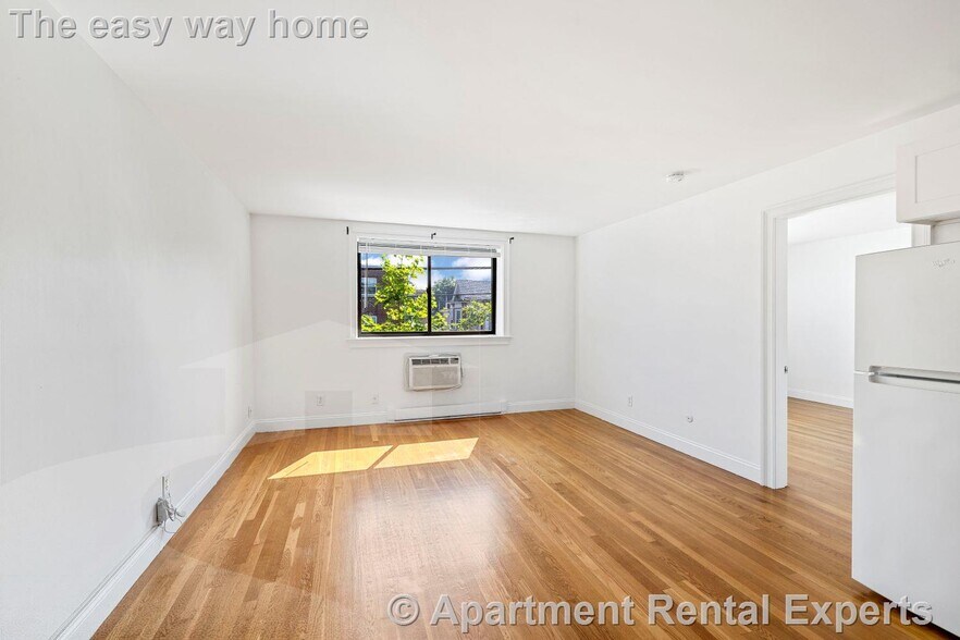 Building Photo - 134 Summer St