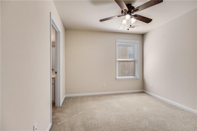 Building Photo - 1234 King Springs Ct SE