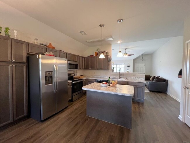 Building Photo - 467 Buena Vista Wy