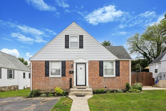Primary Photo - Charming 3-Bedroom Home in Marple Newtown ...