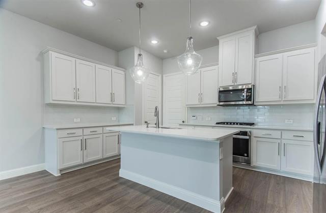 Building Photo - 12927 Couture Dr