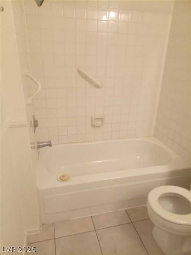 Building Photo - 3926 Bushnell Dr