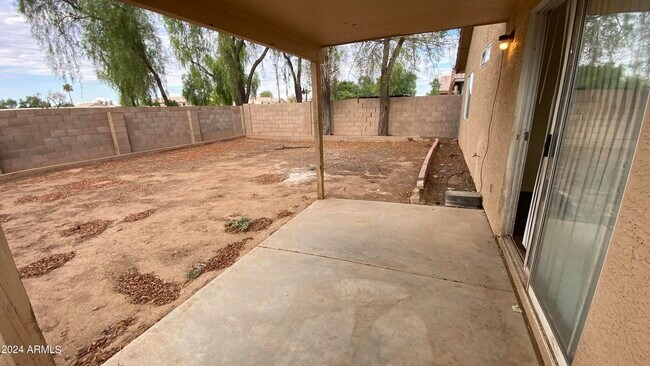 Building Photo - 10849 W Monterosa St