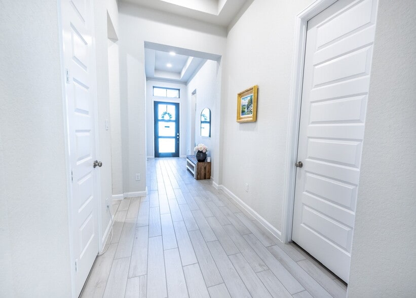 Building Photo - 14336 Apache Wls