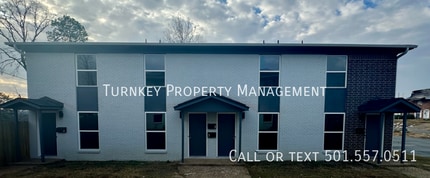 Building Photo - 1821 Sanford Dr