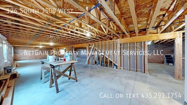 Building Photo - 126 S 3500 W