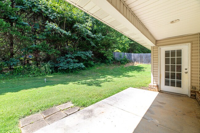 Building Photo - 637 Marston Ln