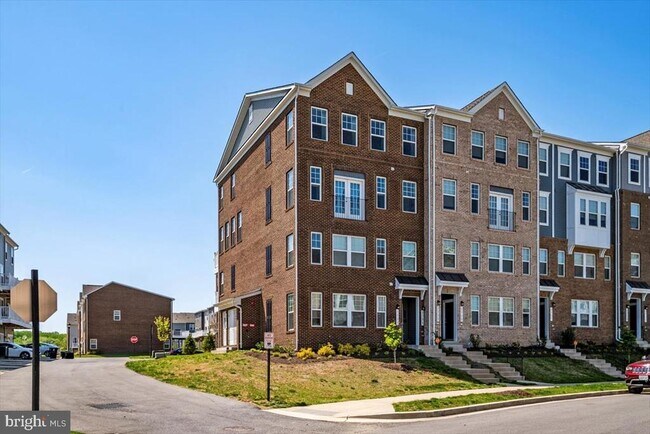 Building Photo - 3731 Silver View Ln