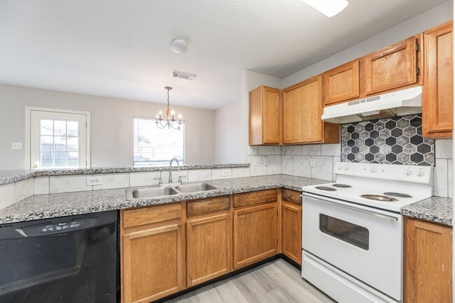 Building Photo - 727 Richview Dr