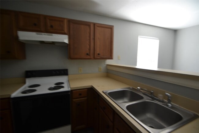 Building Photo - 304 Dell Ct