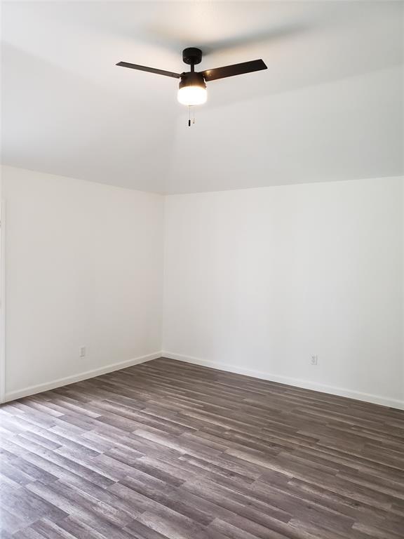 Building Photo - 703 Meadow Creek Dr