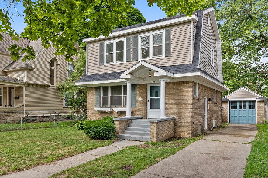 Building Photo - 2041 Francis Ave SE
