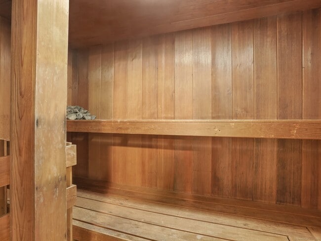 Building Photo - 8 Bayberry Ridge Rd