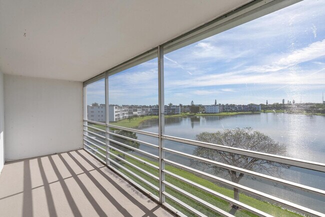 Building Photo - 4036 Cornwall B