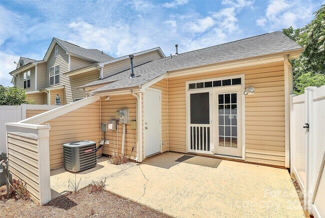 Building Photo - 5325 Silabert Ave