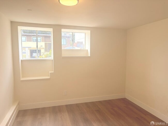 Building Photo - 2555 Sherwood Dr
