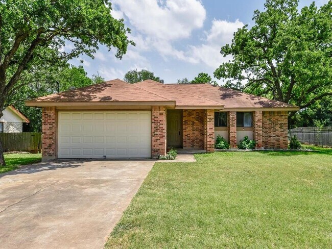 Primary Photo - 506 Lakeway Dr