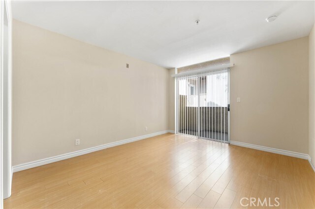 Building Photo - 451 S Oakland Ave