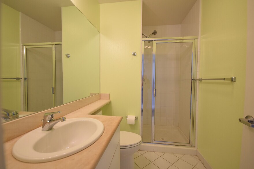Building Photo - 8400 Oceanview Ter