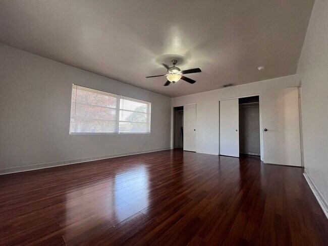 Building Photo - 2525 Maple Ave