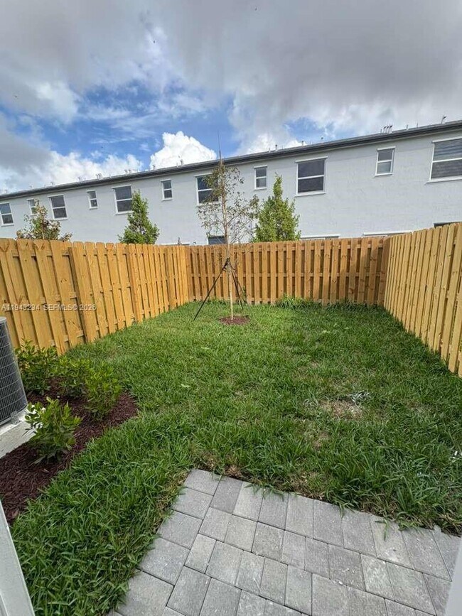 Building Photo - 35663 SW 178th Ave