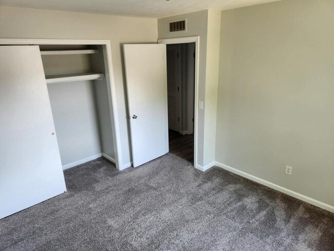 Building Photo - 1606 Tippecanoe Dr