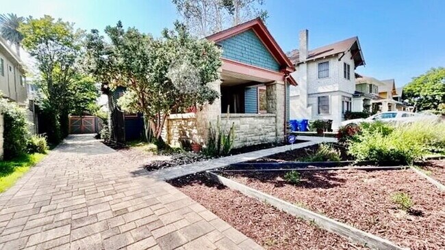 Building Photo - 1635 S Wilton Pl