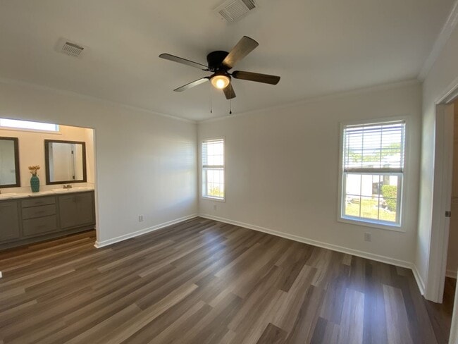 Building Photo - 212 Liberty St