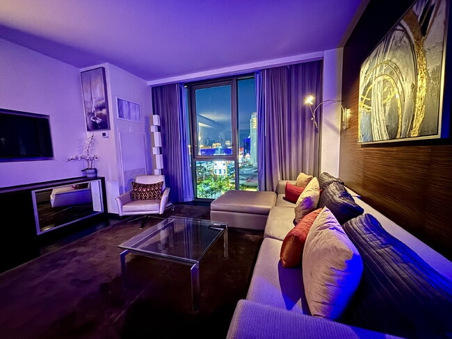 Building Photo - Palms Place Studio — Skyline Views, 5 Minu...