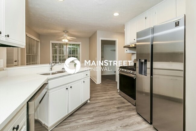 Building Photo - 3 Bedroom Pet-Friendly Home in Covington, ...