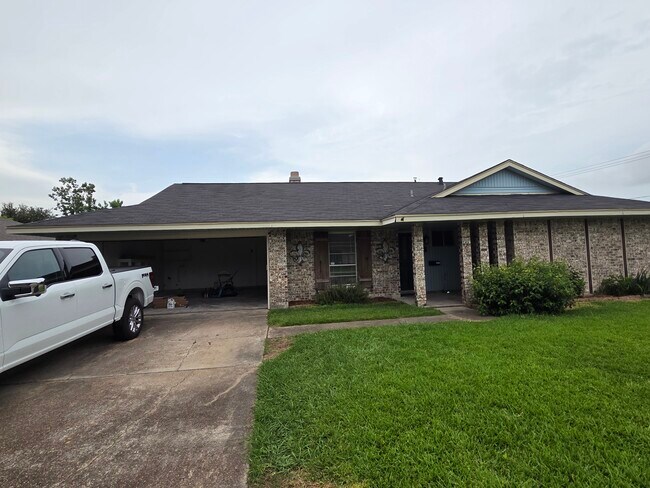 Building Photo - 1013 Patricia Dr