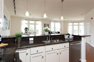 Building Photo - 670 Town Center Dr