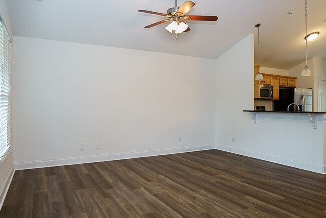 Building Photo - Three Bedroom House with Gated Backyard
