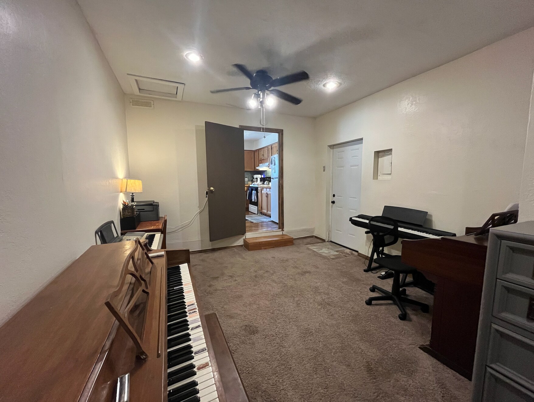 Building Photo - 15083 S Waco Ave