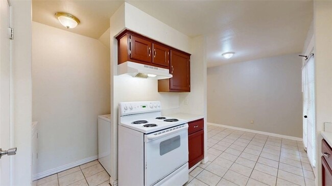 Building Photo - 1904 Dartmouth St