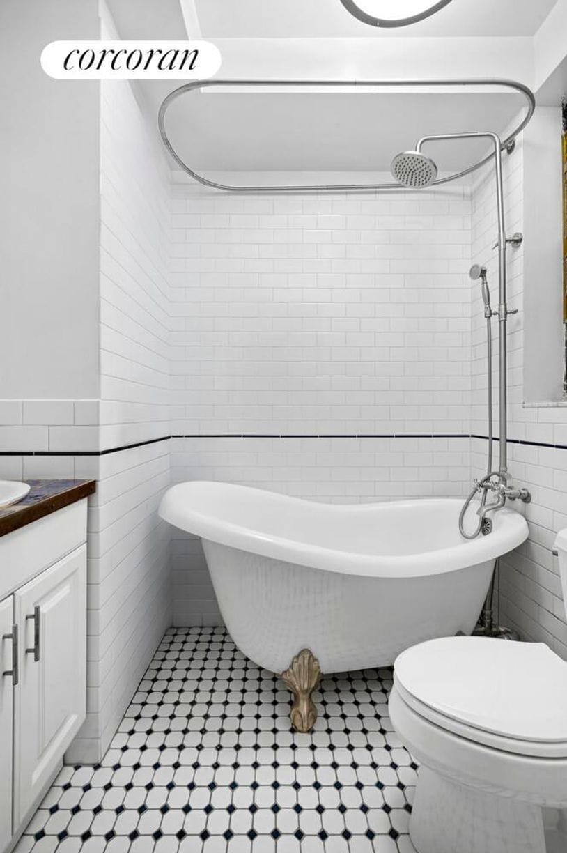 Building Photo - 141 E 3rd St