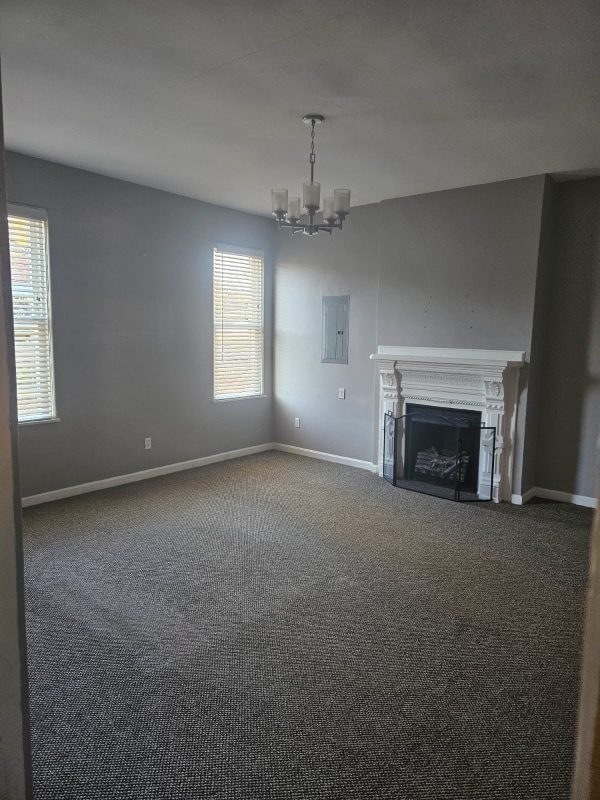 Building Photo - 325 W Main St