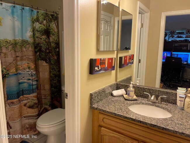 Building Photo - 7701 Baymeadows Cir W