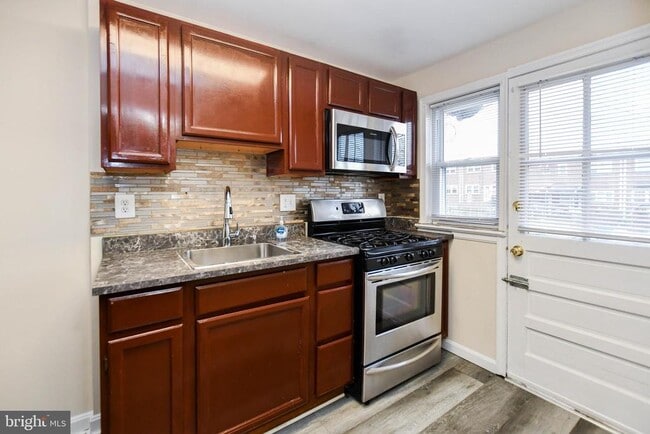 Building Photo - 4773 Elison Ave