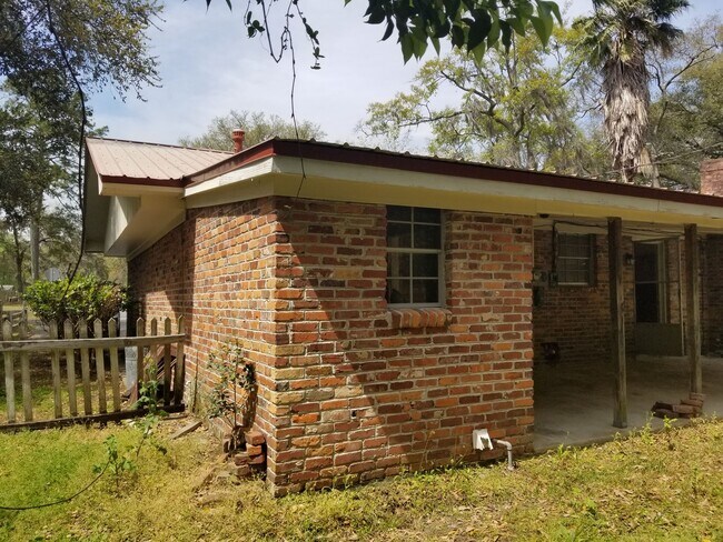 Building Photo - Cute home in south side