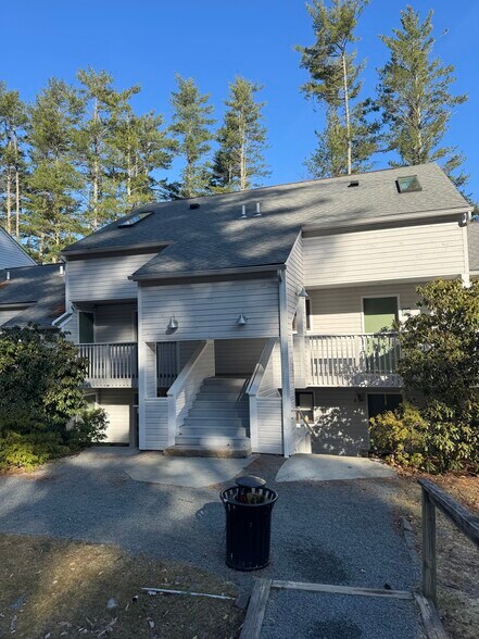Building Photo - 104 Wood Fern Ln