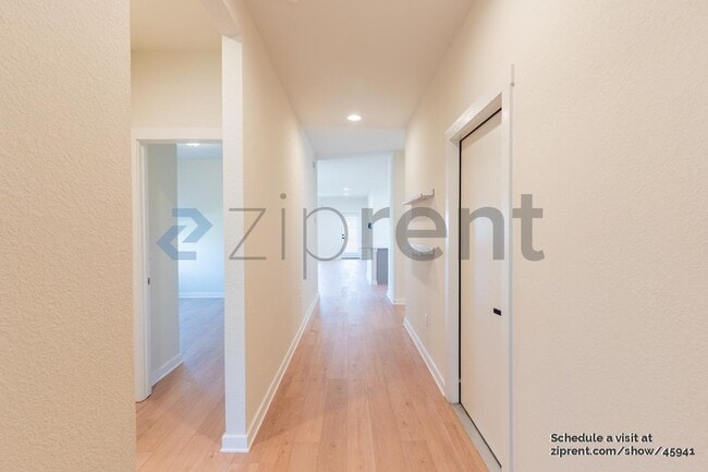 Building Photo - 301 Gidran Trail